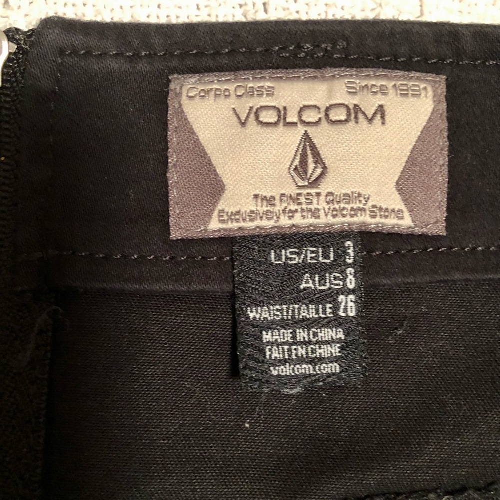 Volcom Mini-Skirt - Picture 3 of 4